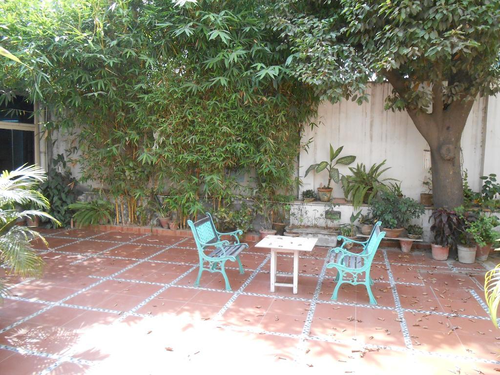 Trendy Bed & Breakfast New Delhi Buitenkant foto